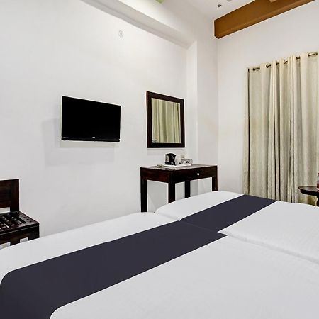 Townhouse Oak 46940 Hotel Vrindavan Sultānpur Exterior foto