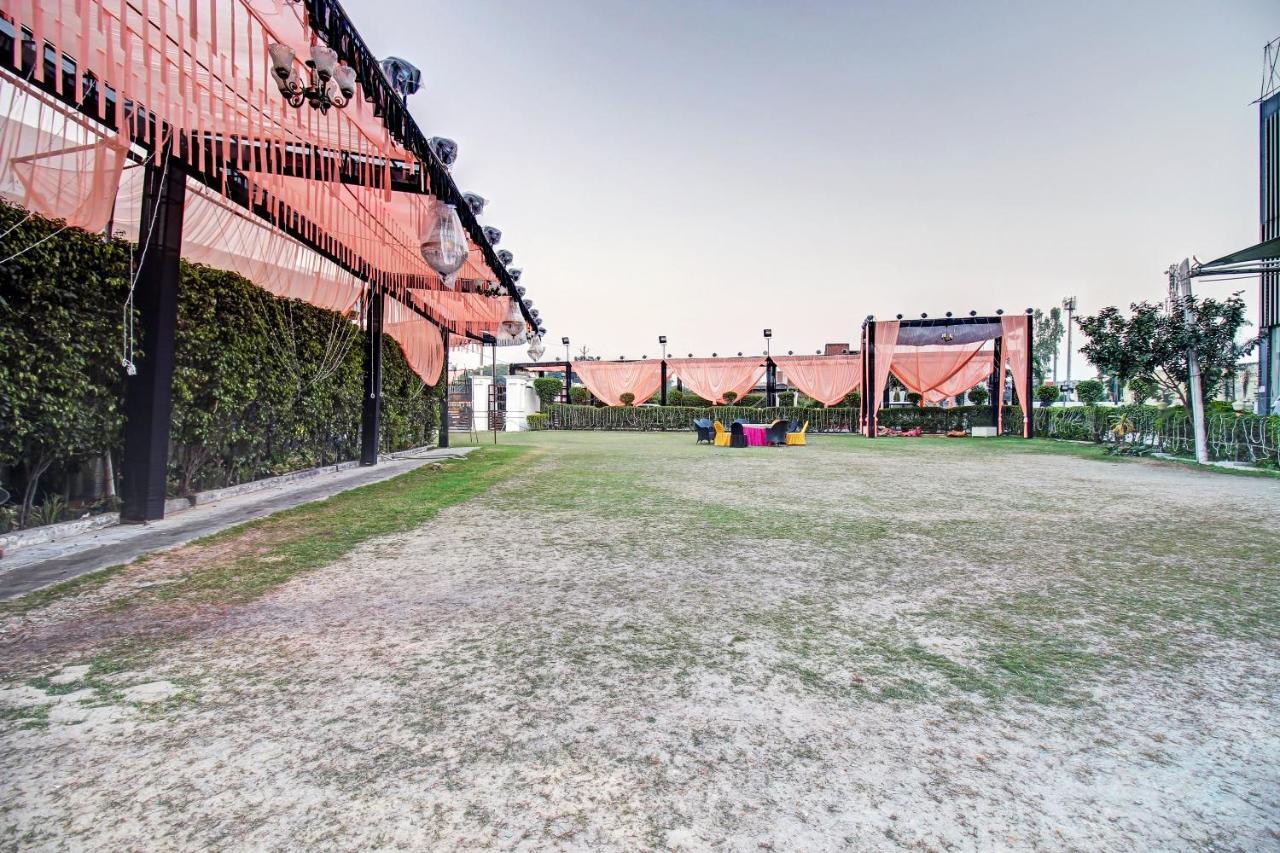 Townhouse Oak 46940 Hotel Vrindavan Sultānpur Exterior foto