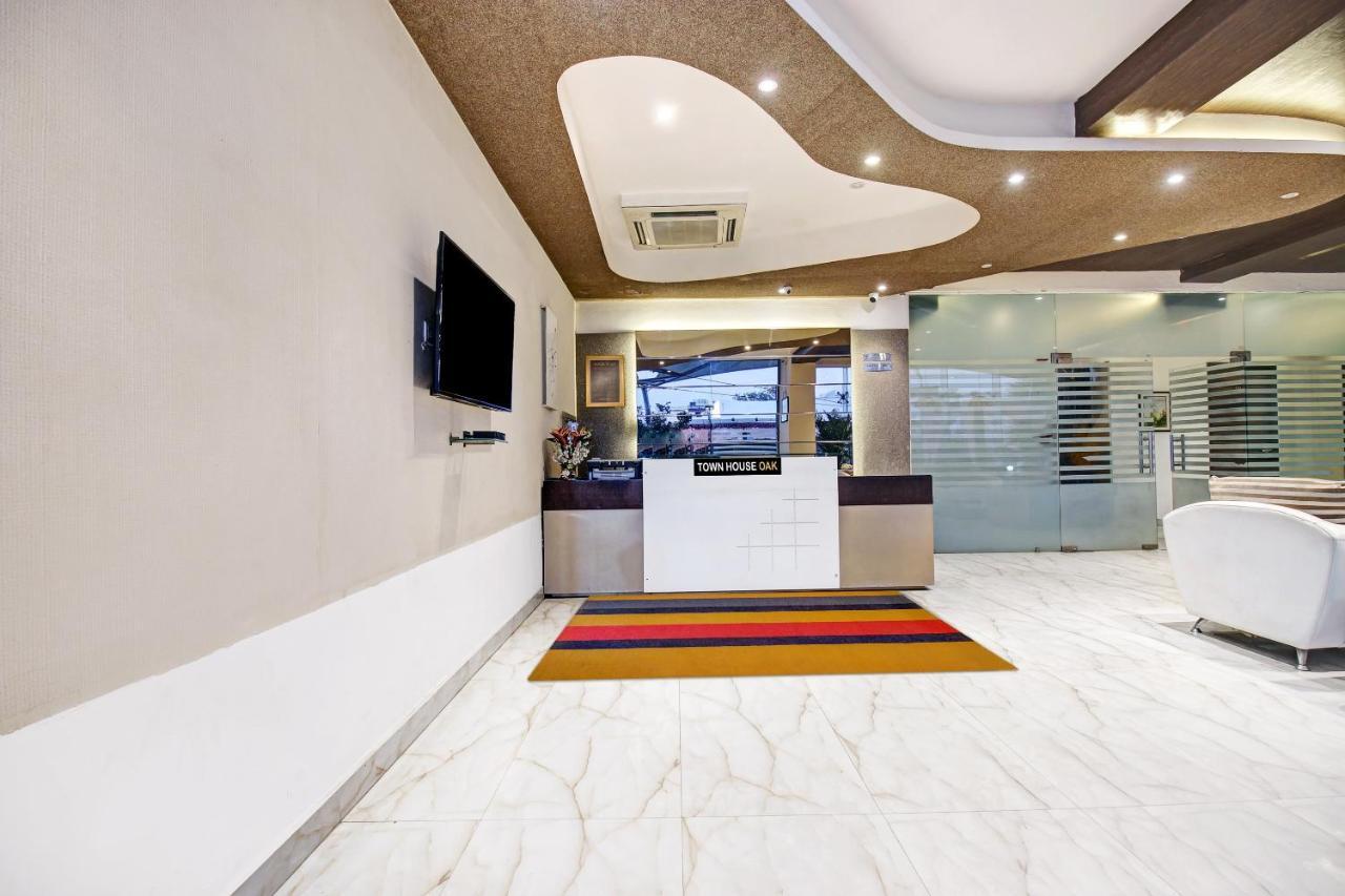 Townhouse Oak 46940 Hotel Vrindavan Sultānpur Exterior foto