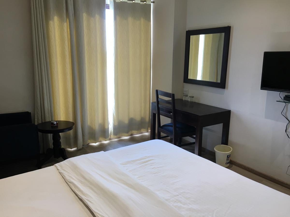 Townhouse Oak 46940 Hotel Vrindavan Sultānpur Exterior foto