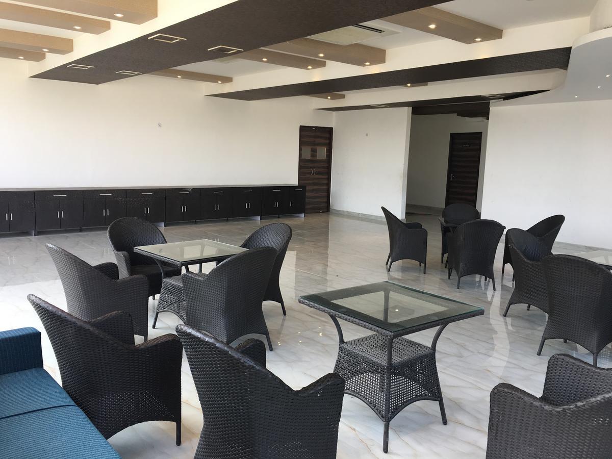 Townhouse Oak 46940 Hotel Vrindavan Sultānpur Exterior foto